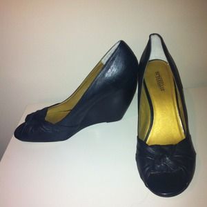 Seychelles black leather wedge