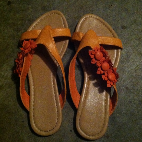 SANDALS - Picture 2 of 3