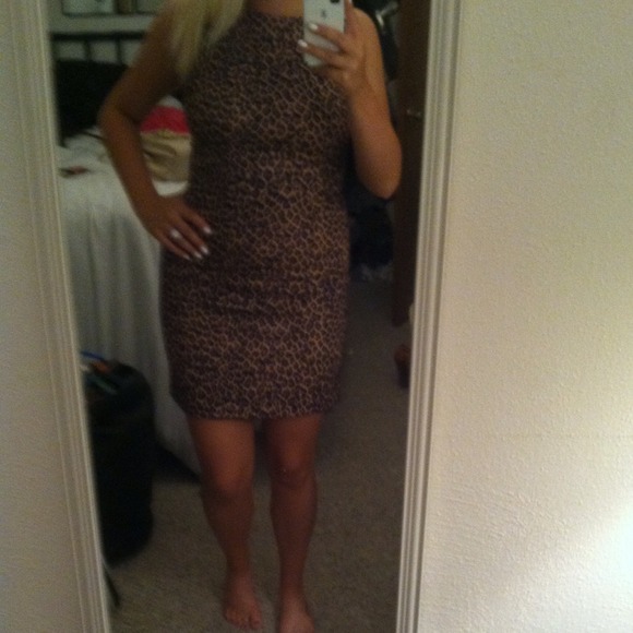 ❌SOLD❌Cheetah print form fitting dress!! - Picture 2 of 4