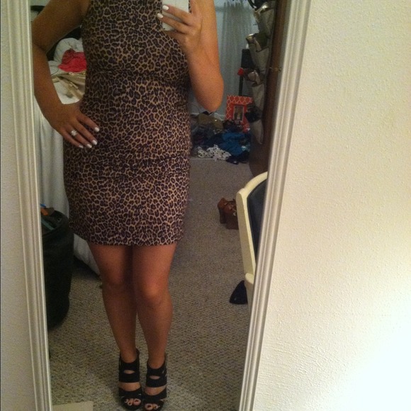 ❌SOLD❌Cheetah print form fitting dress!! - Picture 3 of 4