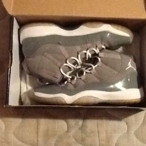 Cool grey 11s Jordan sz6.5y