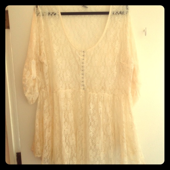 ** SOLD ** Cream Lace Babydoll
