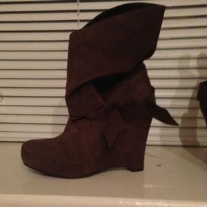 Vera Wang Lavender wedge boots, price negotiable💋