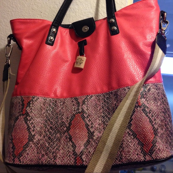 Jessica Simpson bag