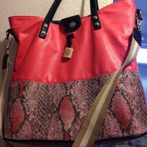 Jessica Simpson bag