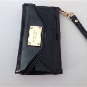 Micheal Kors iPhone 4/4s wristlet