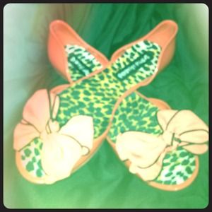 Coral, open toe flats