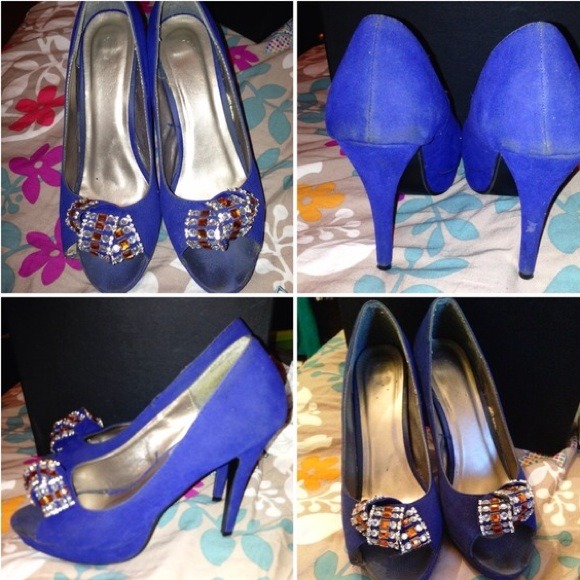Charles David Blue Jeweled Pumps