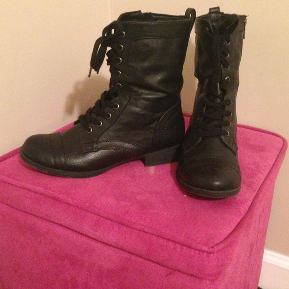 Black combat boots 🙈must go🙈
