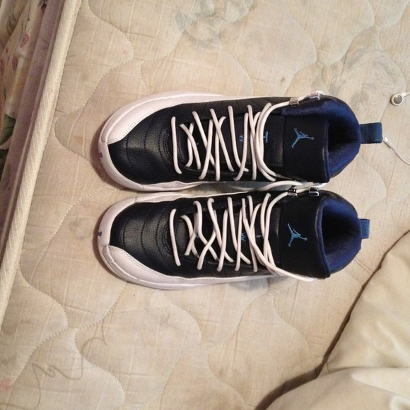 Obsidian 12s sz6.5 JORDANS - Picture 3 of 4