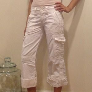 Abercrombie kids white cargo Capri