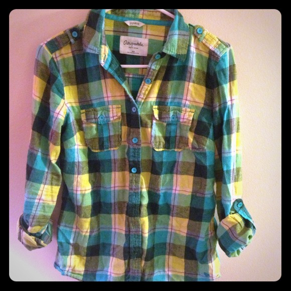 SOLD🌟🌟Aero flannel plaid. Size M