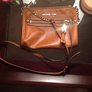 🌟SOLD🌟MICHAEL KORS leather cross body