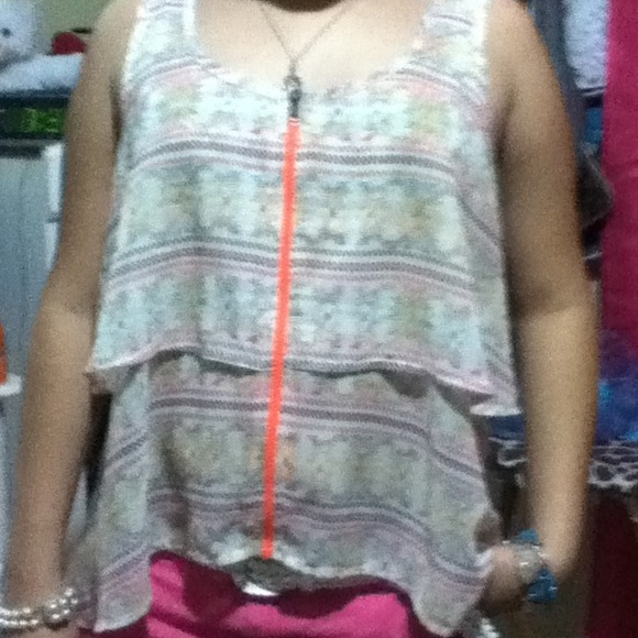 sleevless loose layered shirt