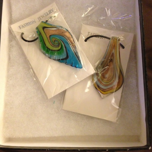 💢SOLD💢Glass necklaces - Picture 1 of 1