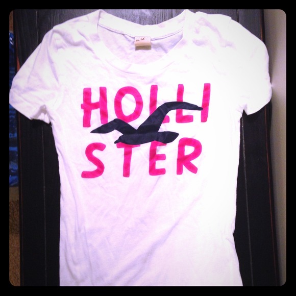 *SOLD* in bundle Hollister tank.