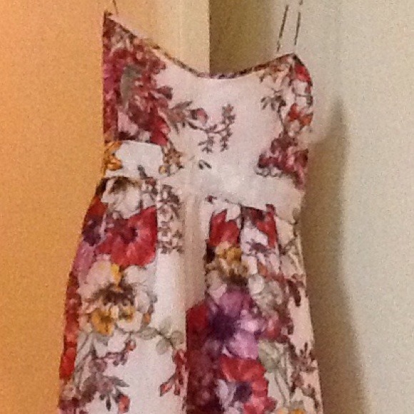 ‼️HP 1/28 REDUCED‼️Zara Floral Summer Dress💐🌺 - Picture 4 of 4