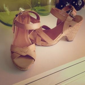 Tan Wedges