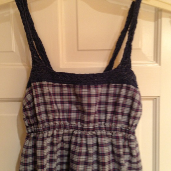 Hollister Tank - Picture 3 of 3