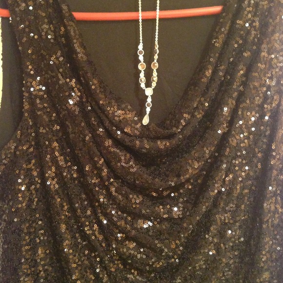 Glittery scoop neck top - Picture 2 of 2