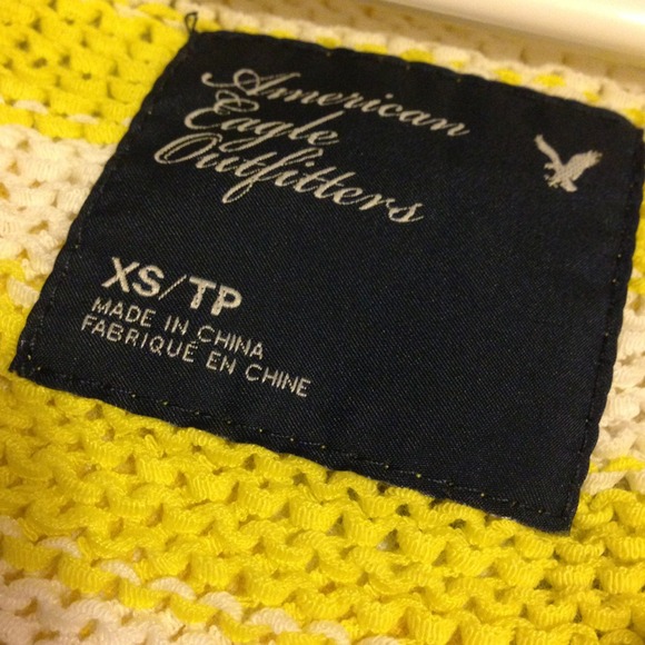 ❄️❄️Brand new American Eagle sweater size XS!! - Picture 3 of 4