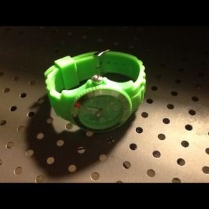 Watch green