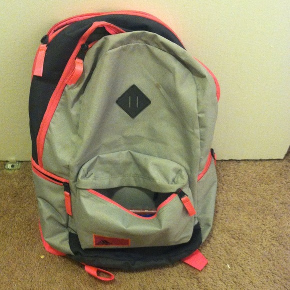 SOLD🚫🚫🚫🚫Backpack! - Picture 2 of 4