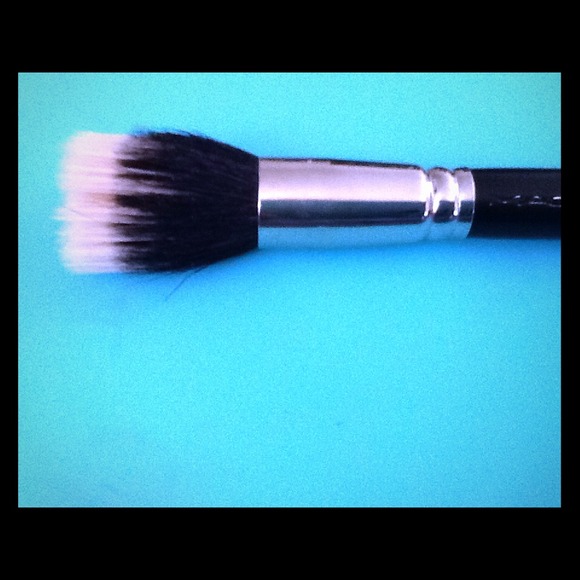 Authentic MAC brush 187