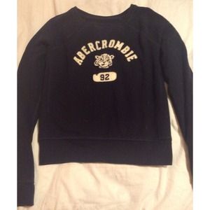 Abercrombie Crew Neck 💕
