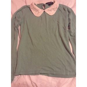 💕 Green Sweater W/ Lace Collar 💕