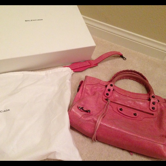 Moving ! Reduced price! Pink Balenciaga hand bags - Picture 2 of 4