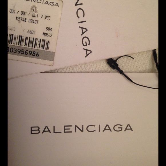 Moving ! Reduced price! Pink Balenciaga hand bags - Picture 4 of 4