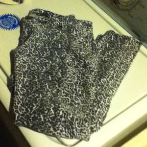 Leapord print stretchy jeans & makeup bundle