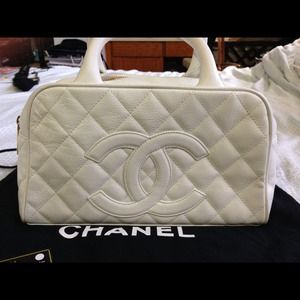 RESERVED - AUTHENTIC Chanel crisp white handbag