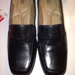 Strictly comfort shoe