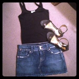 Distressed Hudson jean skirt 💗