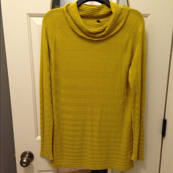 NWOT Benatton Golden Yellow Knit Top