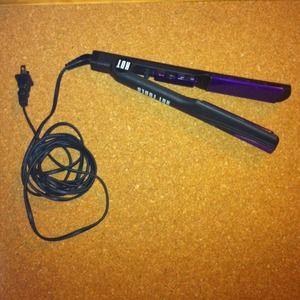Hot Tools hair straightener