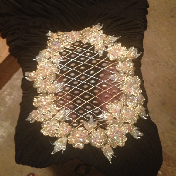 Dress - Picture 3 of 4