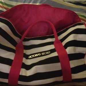 🚫TRADED🚫. Victoria's Secret weekender bag💗