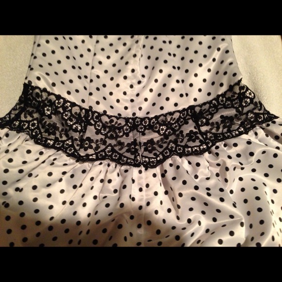 Dress - Picture 4 of 4