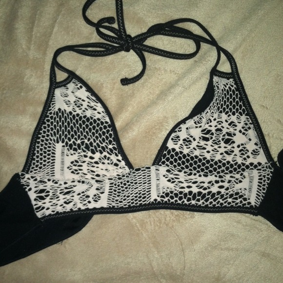 Bathing suit - Picture 2 of 3