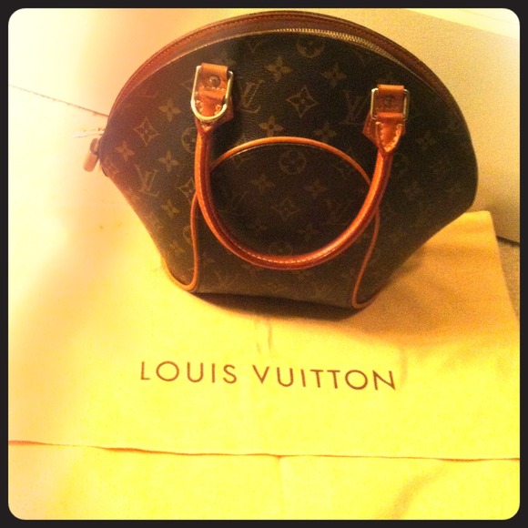 Louis Vuitton Handbags - Authentic Louis Vuitton Ellipse PM