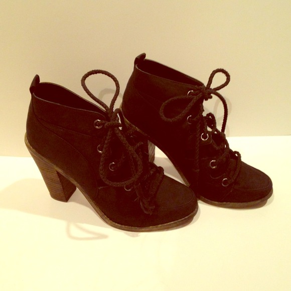Urban Outfitters (Deena & Ozzy) Black Boots