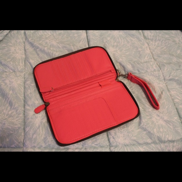 🚫Sold🚫Hello kitty wristlet - Picture 2 of 3