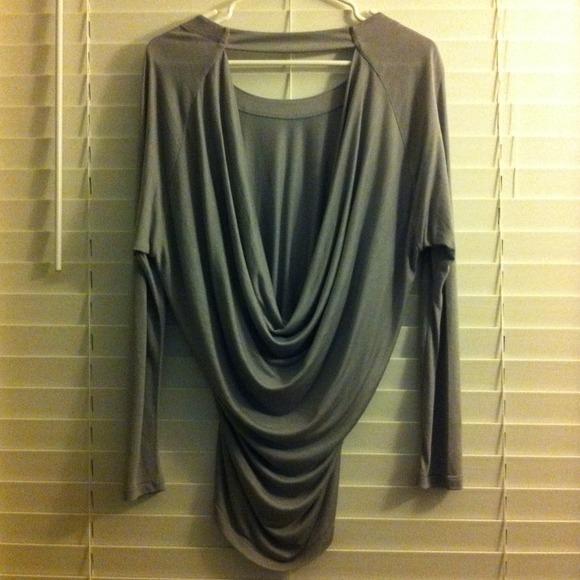 Express Open Back Shirt - Picture 2 of 3