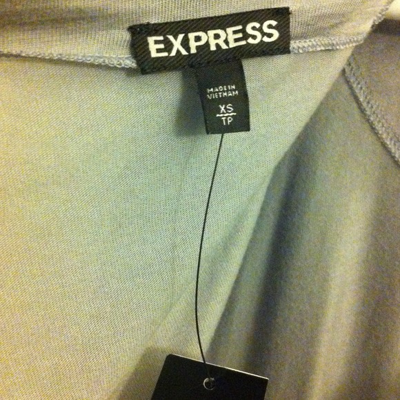 Express Open Back Shirt - Picture 3 of 3