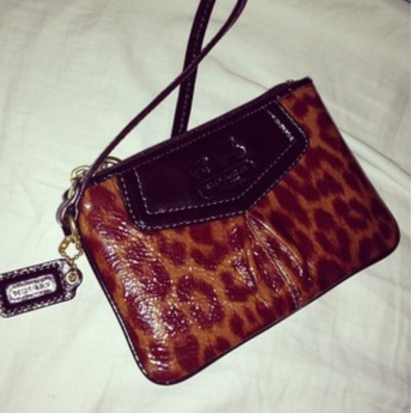 AUTHENTIC COACH LEATHER LEOPARD WALLET:) - Picture 2 of 4