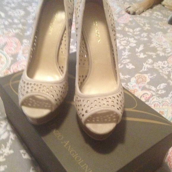 SOLD in bundle...Enzo Angiolini pumps