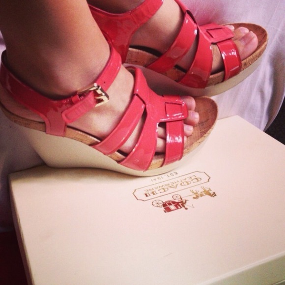 COACH OPEN TOED TULIP SUMMER WEDGES!:) - Picture 2 of 3